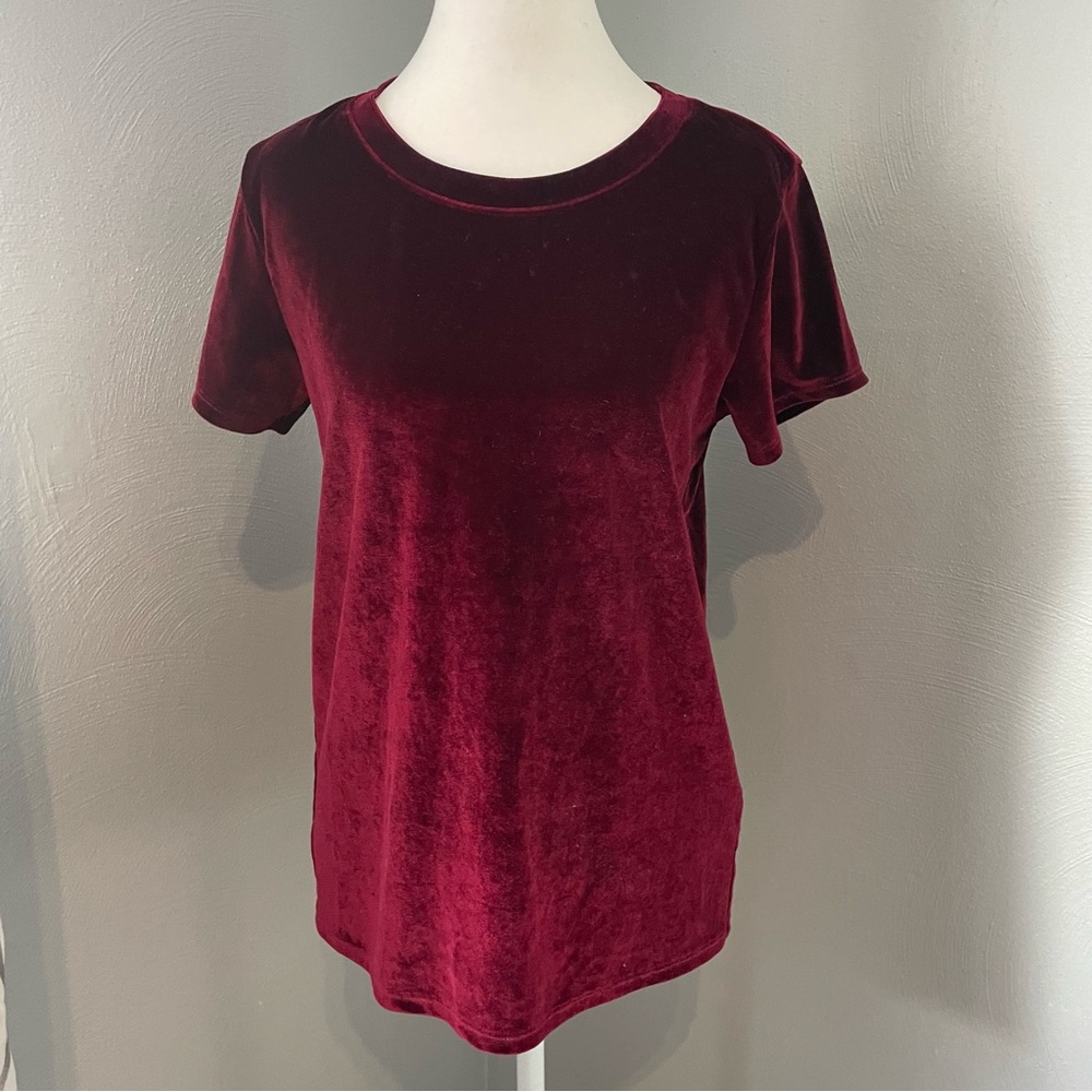 Abercrombie & Fitch red velvet t-shirt